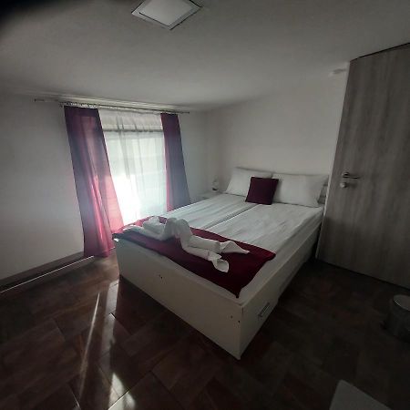 Rooms Panda Марібор Екстер'єр фото